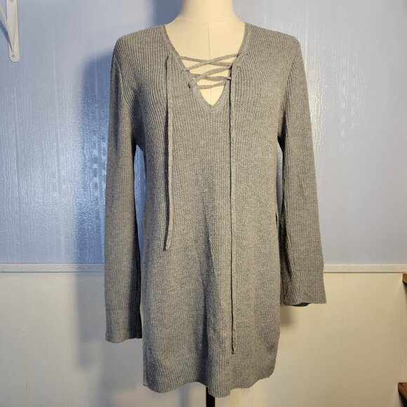 Alya by Francescas Small Light Gray Lace Up High Side Slit Long Sleeve Sweater - Picture 1 of 11
